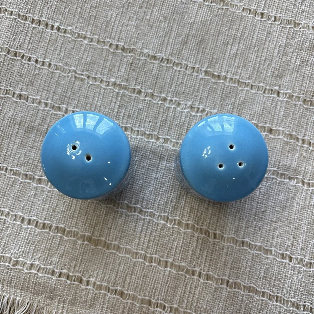 Disney‎ Parks Mickey Mouse Pattern Salt and Pepper Shakers RETIRED